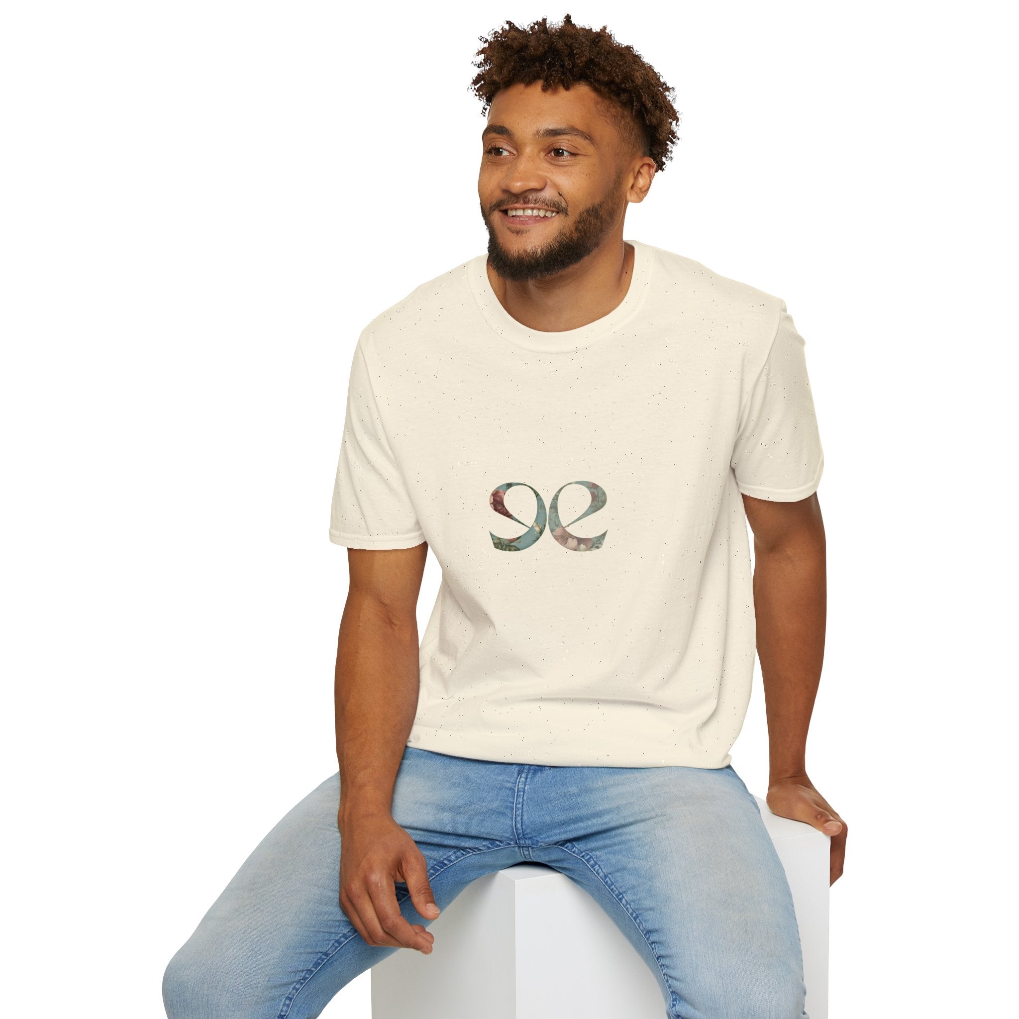 Estyn's Minimilist Tee